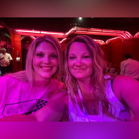 Meet your Posher, Jennifer - Picture 12 of 17